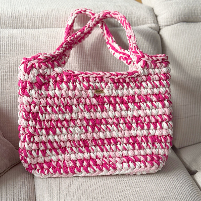 Sac Taiyo crocheté main, rose fuchsia et blanc | Couleurs : Fuchsia, Baby Pink, Blanc crème